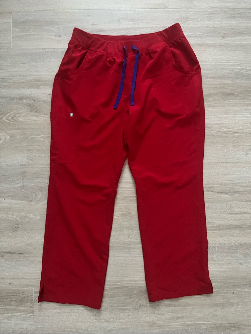 FIGS Women’s Kade Cargo Scrub Pants Winning Red - XXL